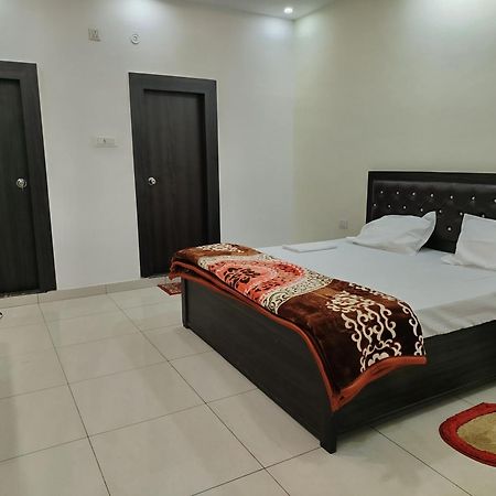 Hotel Dev International Khalilabad Екстериор снимка