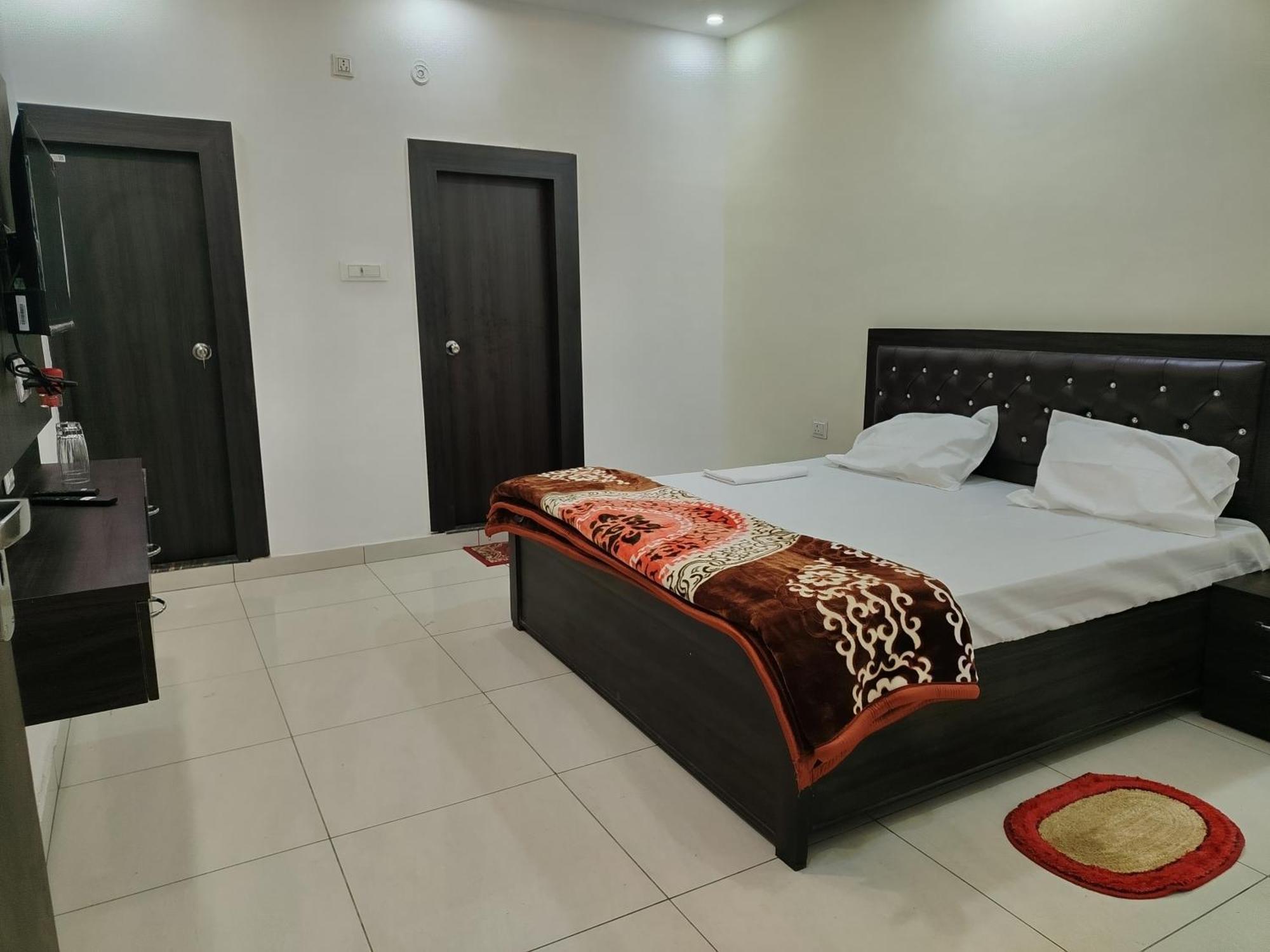 Hotel Dev International Khalilabad Екстериор снимка