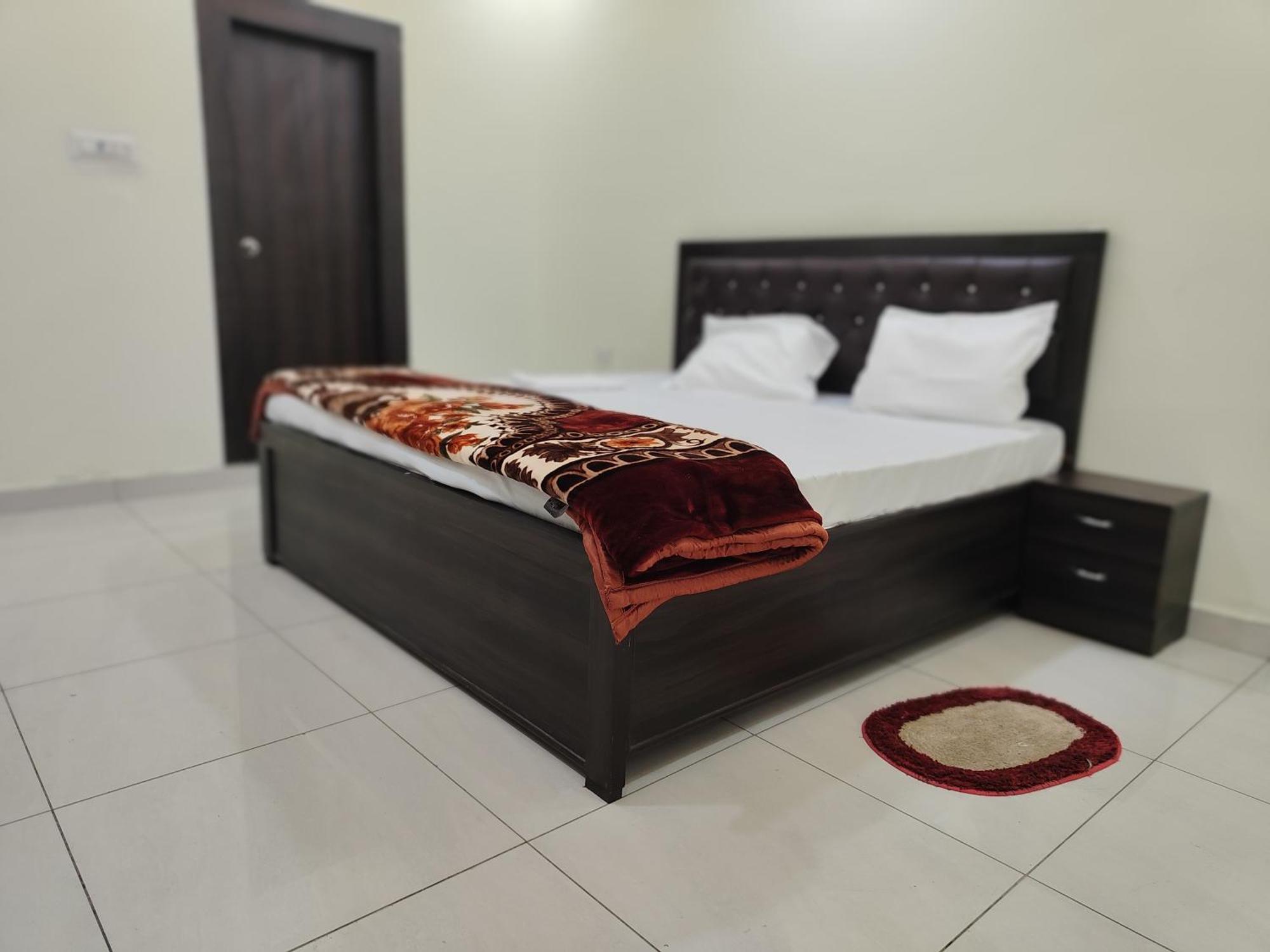 Hotel Dev International Khalilabad Екстериор снимка