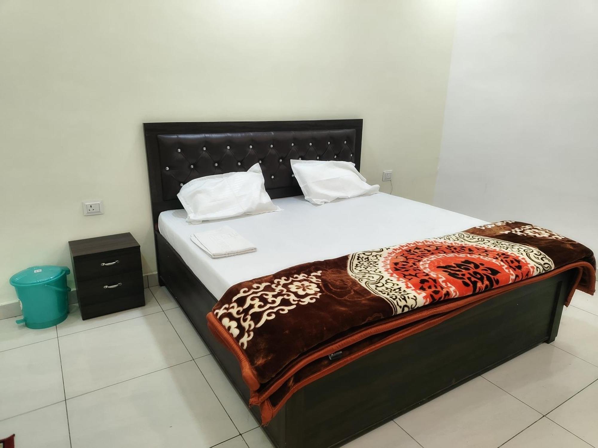 Hotel Dev International Khalilabad Екстериор снимка